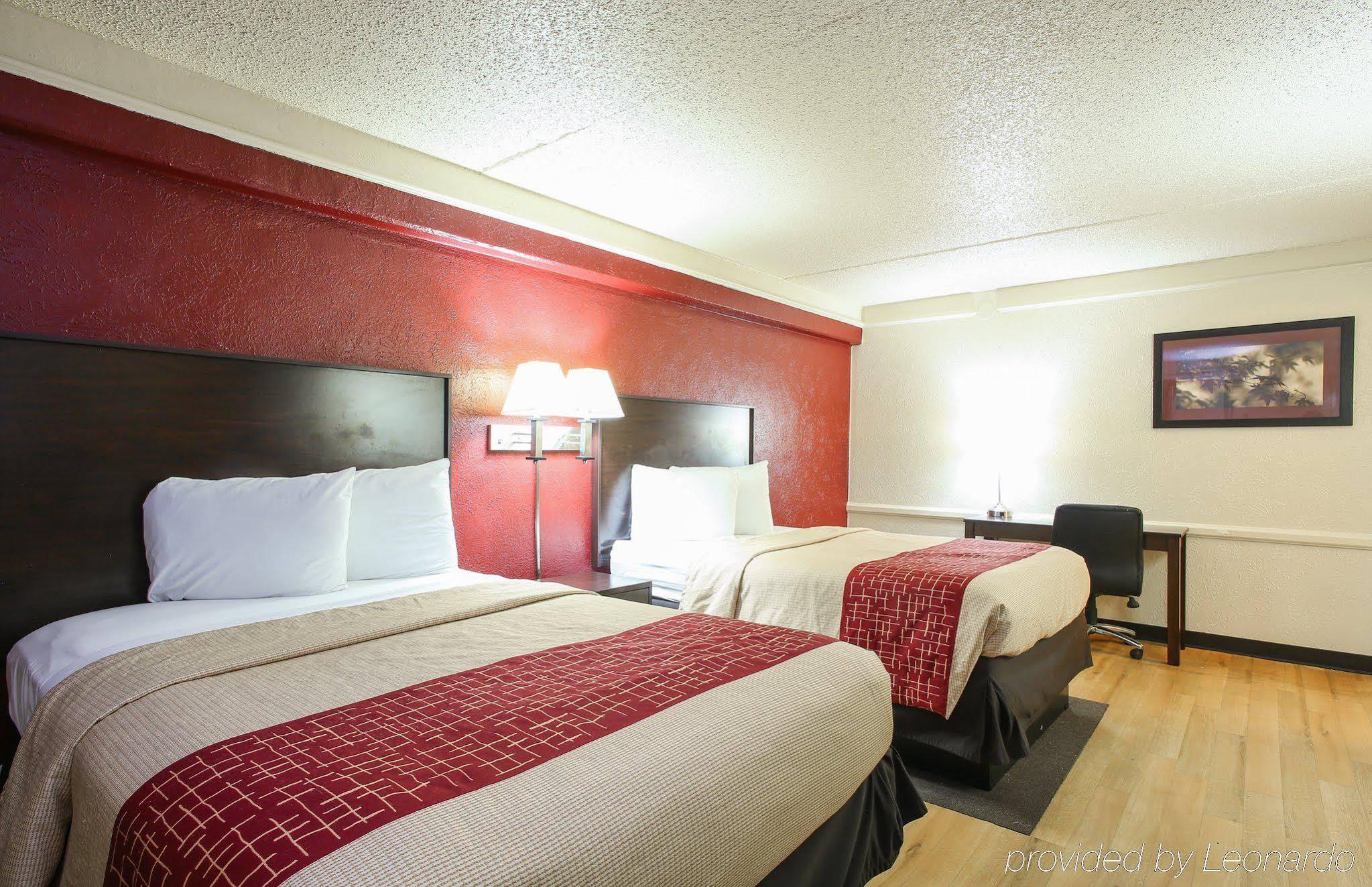 Red Roof North - Park Central Motel 2*